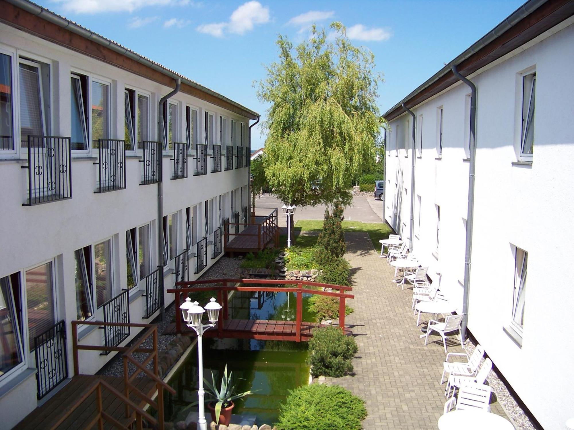 Hotel Ruegen Park Kg Gingst Экстерьер фото